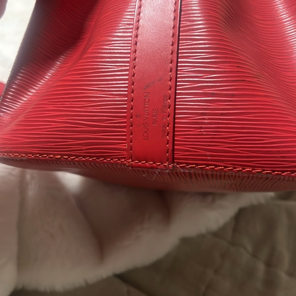 “LOUIS VUITTON” EPI LEATHER BUCKET BAG NOE - Picture 6 of 16